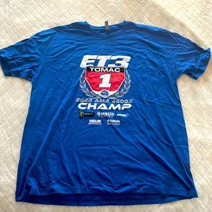 New 2022 Eli Tomac Championship XXL T-Shirt and Socks